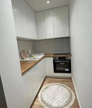 Center Apartment *